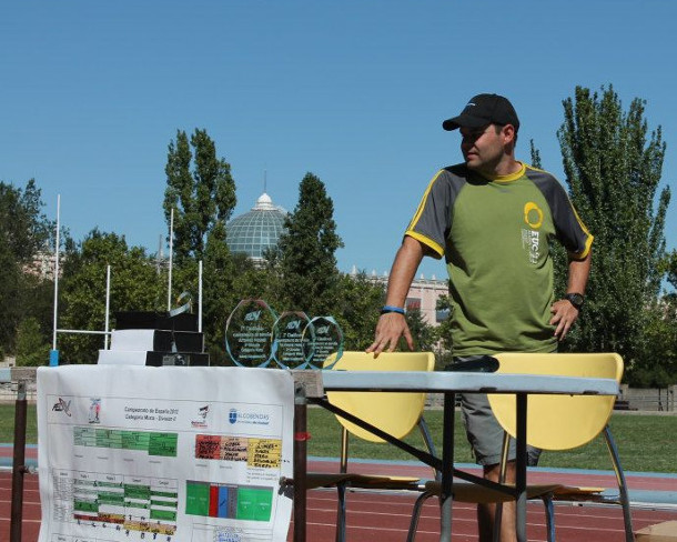 Jose Antonio De los Rios organising La Abuela, the annual tournament in Madrid hosted by the Quijotes + Dulcineas